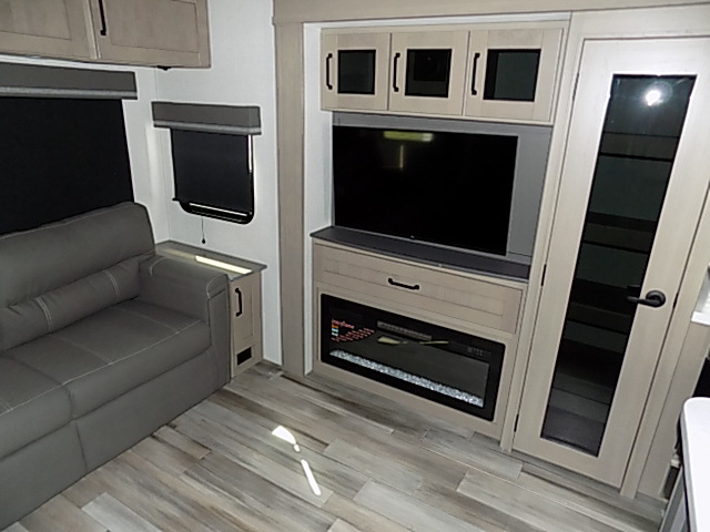 2025 Grand Design Reflection 303RLS Fifth Wheel